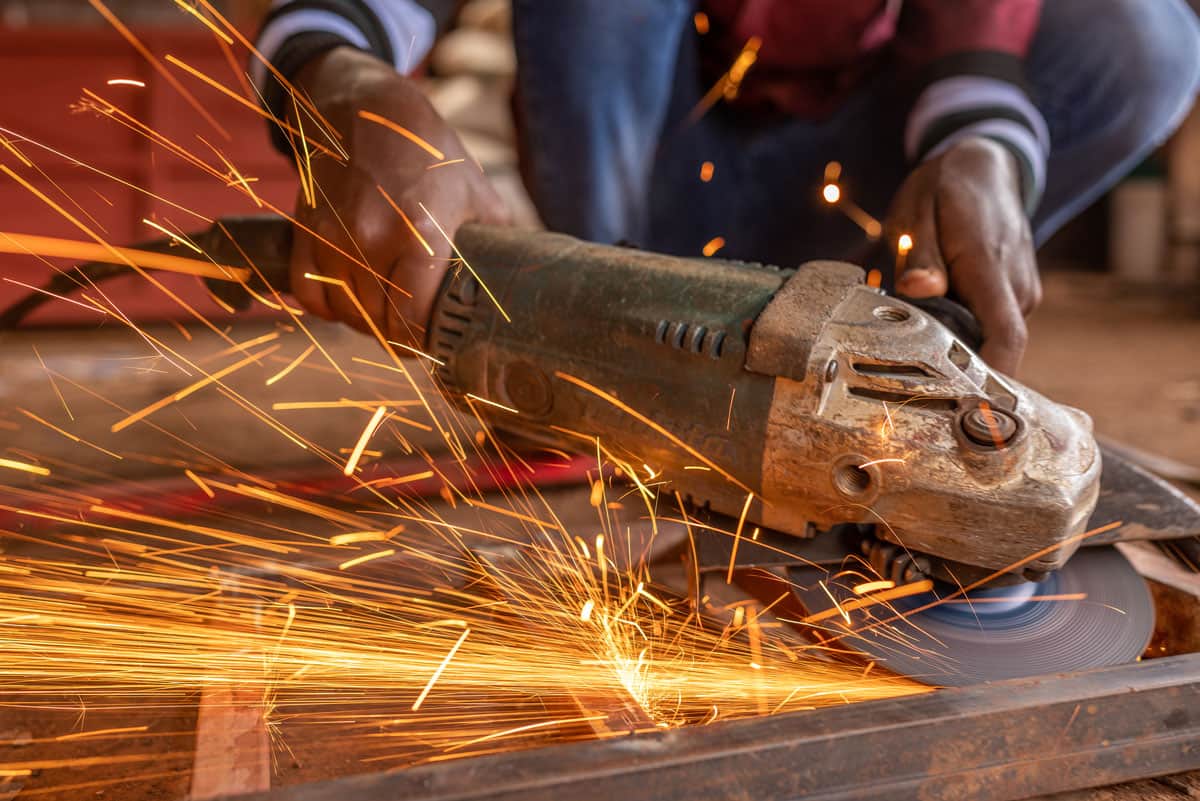 Apprentissage de soudeur au burkina faso, financé par Compassion