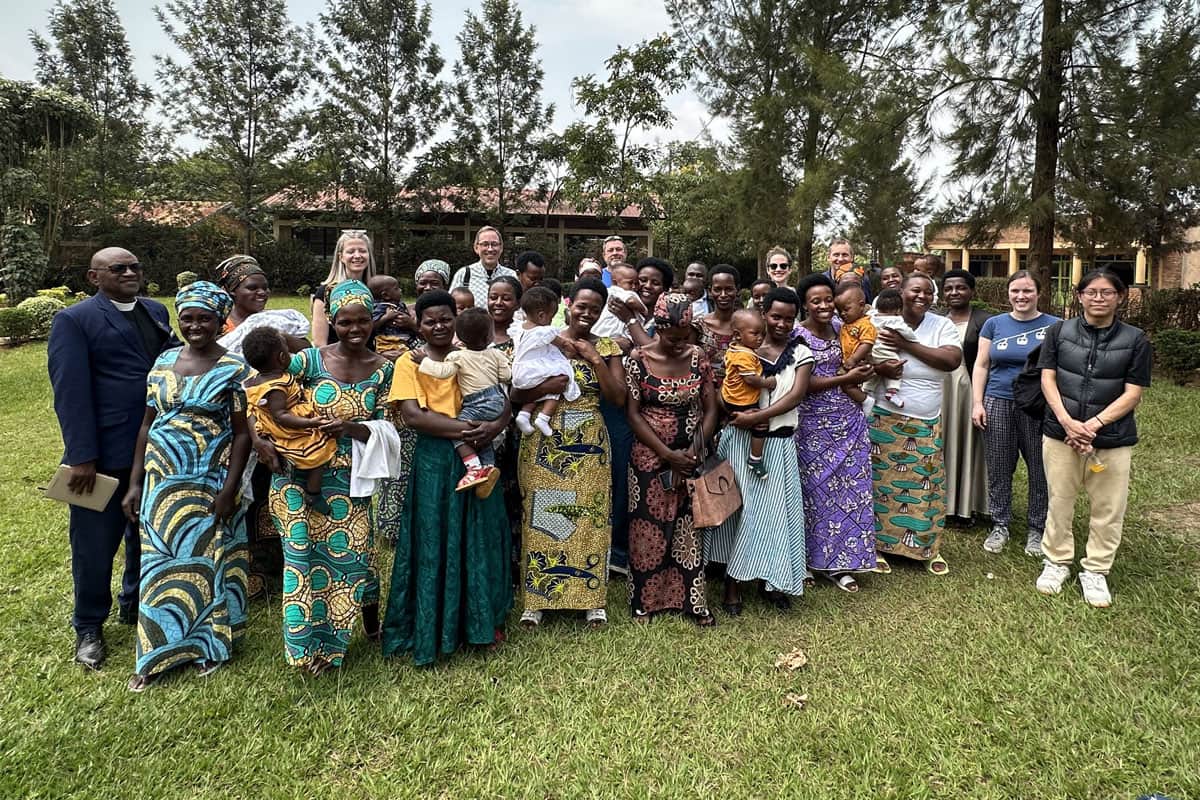 survie : le programme de compassion au rwanda soutient de nombreuses femmes et leur bébé