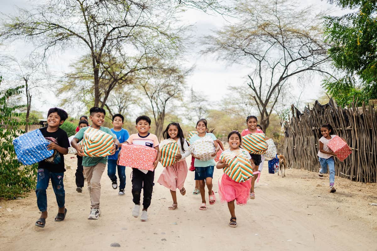 Dans les centres de Compassion, Noël est la fête la plus importante de l’année et chaque enfant reçoit un cadeau.